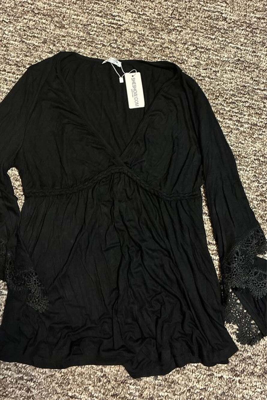 Women’s large sheshow black flowy nwt long sleeve shirt